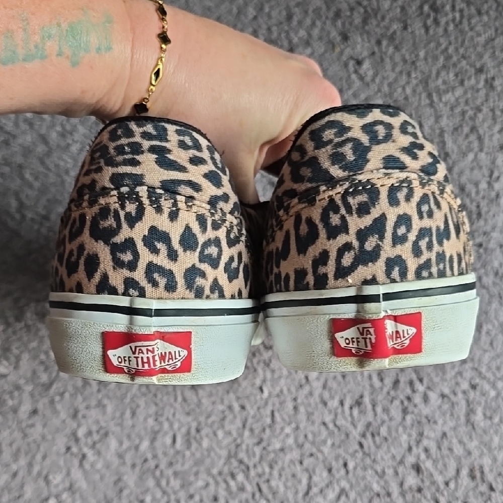 Vans Leopard Pattern Slip-On Shoes - Picture 4 of 6